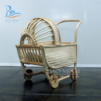 Nouvelle conception de poussette et chariot pour enfants en rotin tressé traditionnel pour filles de 2 à 7 ans, meilleur prix du fabricant