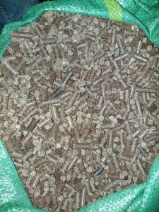 COQUE DE CAJOU 3-10MM TRÈS BON MARCHÉ/VRAC GRANULES DE COQUE DE CAJOU PRIX D'USINE Cosses de noix de cajou crues pour l'alimentation animale - Product Image 2