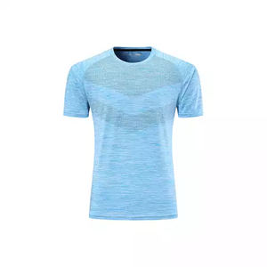 Chemise de gymnastique avec logo personnalisé pour hommes T-shirt extensible en tissu polyester respirant de grande taille avec motif brodé - Product Image 2