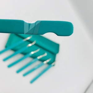 Pinzas de extensión de pestañas de acero inoxidable japonesas con logotipo personalizado, punta de volumen azul cielo sostenible para uso en cejas - Product Image 3