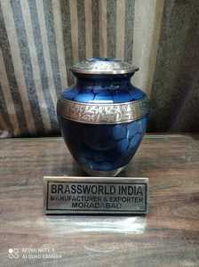 Urne funéraire en aluminium de 8 pouces gravée au feu bleu de style américain pour adultes de Brassworld India - Product Image 4