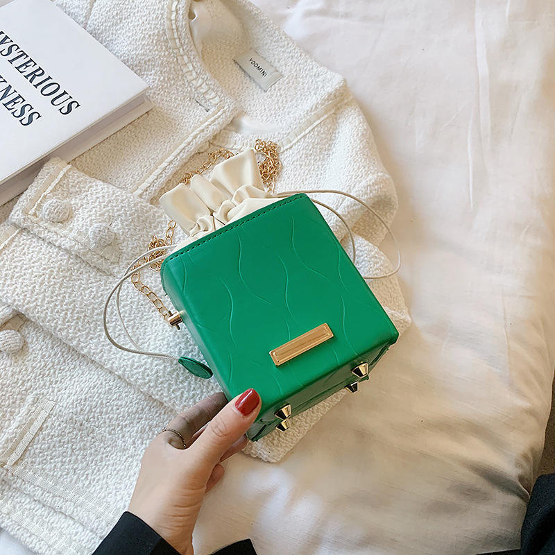 สีเขียว