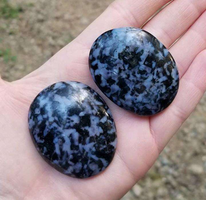 สีเขียว