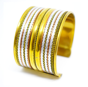 2027 Conjunto de Joyería Hecho a Mano para Mujer, Estilo Antiguo Martillado, Brazalete de Latón Pesado de Moda, Talla Ajustable, Diseño de Brazalete Cortado con Láser, Hecho en India - Product Image 6