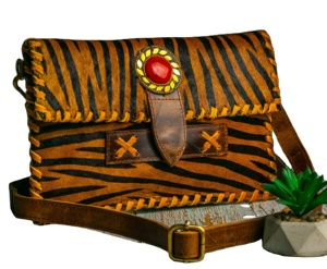 Véritable fait à la main recyclé imprimé Animal fourrure cuir femmes pochette élégant trapu arc-en-ciel couleur multi-usage sac à main ATM porte-carte portefeuilles - Product Image 1