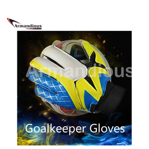 Guantes de fútbol de calidad excepcional, látex alemán duradero y cuero transpirable con empuñaduras de valor inmejorable - Product Image 3