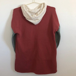 เสื้อฮู้ดผู้ชายคุณภาพสูง ผ้าฝ้ายฟลีซ 100% สำหรับฤดูหนาว ปักลายเรียบๆ  โลโก้แบบกำหนดเอง ดีไซน์สีบล็อก ระบายอากาศได้ดี - Product Image 3