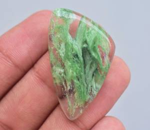 Cabochon de Quartz vert naturel, Quartz, mousse de jardin, pierre précieuse, vente en gros, naturel, fraise - Product Image 4
