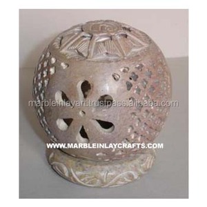 เชิงเทียนตกแต่งบ้านลายแกะสลักจากหินสบู่ - Product Image 1