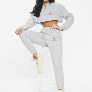 Sudadera corta con capucha para mujer, ropa informal a la moda con diseño de sublimación y mangas completas - Product Image 1