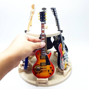 Display per chitarra in legno in miniatura a 6 pezzi per la decorazione della casa modello dipinto e stile di pittura per l'arte a tema musicale realizzata in acero - Product Image 4