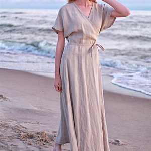 Robe en lin brodée tendance et élégante pour femme, grise, col en V, boutonnée, manches mi-longues, longueur ras du sol, coupe naturelle - Product Image 1