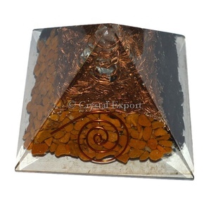 Turmalina al por mayor y jaspe orgón pirámides Feng Shui y amor estilo ágata tallada piedra preciosa técnica grabada - Product Image 1