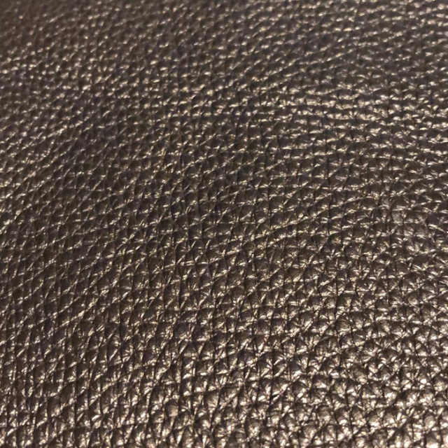 สีน้ำตาล