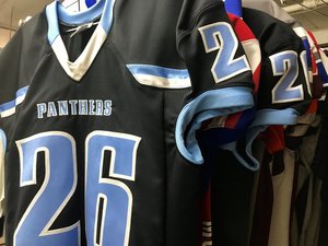 Nouveauté, maillot de football américain de couleur unique, manches courtes, séchage rapide, nom d'équipe personnalisé, vente chaude, bonne qualité, pour hommes adultes - Product Image 2