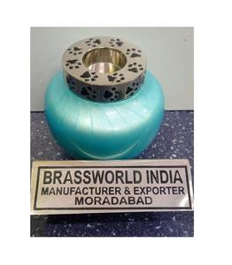 Bougie bleue gravée patte d'animal de compagnie noire, fournitures d'urne de crémation pour animaux de compagnie par Brassworld inde - Product Image 1