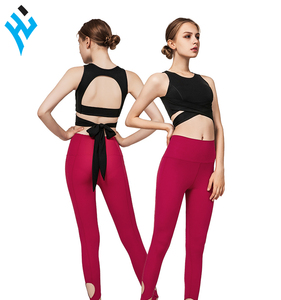 Conjunto Deportivo de Yoga de 2 Piezas para Mujer de Alta Calidad, Transpirable, con Tirantes Cruzados y Leggings de Cintura Alta sin Costuras - Product Image 1