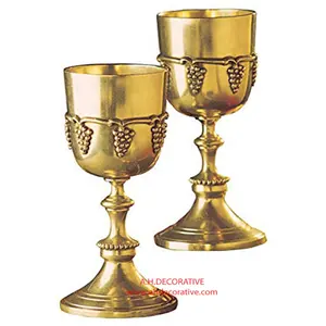Copa de latón de diseño árabe para restaurante, Decoración de mesa de comedor, acabado de latón, diseño de uvas, Juego de 2 vasos de vino