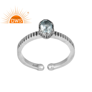 Hermoso anillo de mujer con piedras preciosas de Topacio azul para todos los tamaños Fabricante de joyas de plata oxidada Colección clásica - Product Image 1