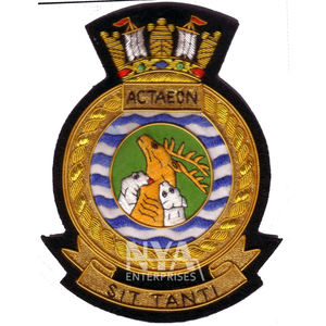 Venta al por mayor por encargo táctico Blazer insignias tela bordada a mano escudo imán accesorio cosido estilo uniformes lentejuelas - Product Image 1