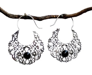 ต่างหูห่วงพลอยโอนิกซ์สีดำชุบเงิน925สำหรับผู้หญิงหินกลมสไตล์โบฮีเมียน - Product Image 1