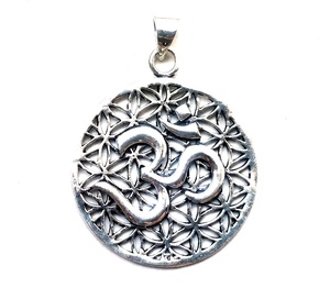 Pendentif Om couleur argent or 3x3 cm, pendentif prêt à être expédié pour femmes fille Yoga indien Hindu OM inde Religion - Product Image 1