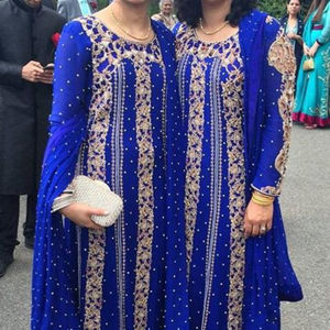 Hermoso vestido largo con bordado pesado para bodas y fiestas Impresionante vestido colorido Colección 2025 - Product Image 1