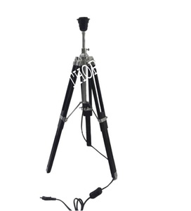 Lámpara de mesa con trípode cromado moderno con pantalla de madera, lámparas eléctricas de mesita de noche para dormitorio, sala de estar, oficina, decoración de granja - Product Image 1