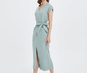Robe longue en lin bleu clair à col en V et manches longues avec ceinture et fente avant, coupe ample, idéale pour l'été et les occasions formelles - Product Image 6