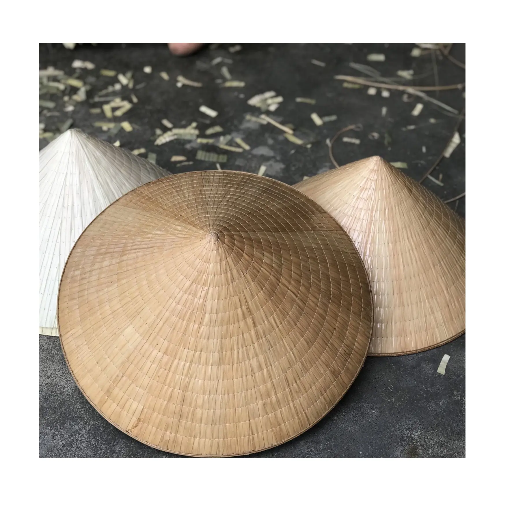 الفيتنامية متنوعة نمط قبعة من القش الخيزران أوراق النخيل المخروطية التقليدية قبعة للبيع