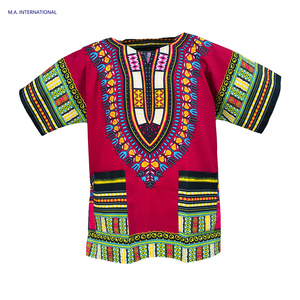 เสื้อดาชิกิแอฟริกันแขนสั้นสีแดง ผลิตจากผ้าฝ้าย 100% เนื้อผ้าบางเบา ระบายอากาศได้ดี เหมาะสำหรับการสวมใส่แบบดั้งเดิม - Product Image 1