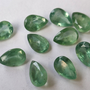 Pera de cianita Natural y poco común, de 4x6mm a 7x10mm, de buena calidad facetada, menta verde rara - Product Image 3