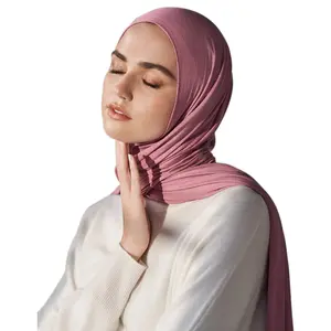 Commercio all'ingrosso a buon mercato chiffon solido hijab logo personalizzato vendite dirette della fabbrica alla moda 2022 personalizza il Design semplice per le donne personalizzate