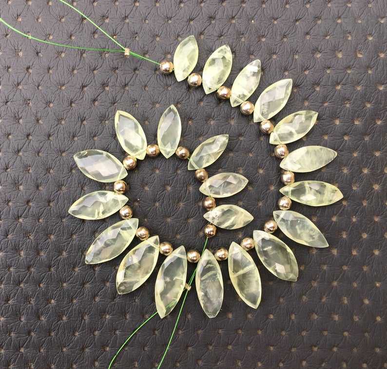 สีเขียวอ่อน