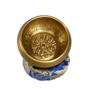 Juego de cuencos tibetanos con mazo de sonido de alquimia grande hecho a mano de Nepal, cuenco para cantar hecho a mano de diseño tradicional de Nepal - Product Image 2