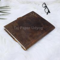 Cahier A5 vintage en relief personnalisé Journal relié en cuir PU de 240 pages 100 GSM couverture PVC Journal de voyage-Ensembles d'articles de cadeau d'affaires