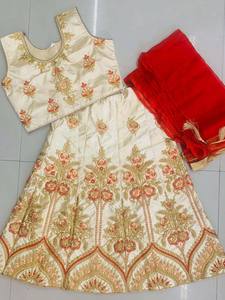 Ropa de boda de diseñador indio exclusivo pesado Trabajo de bordado pesado Ropa de niños Lehenga Choli con Dupatta Listo para usar Precio bajo Alphanumero - Product Image 6