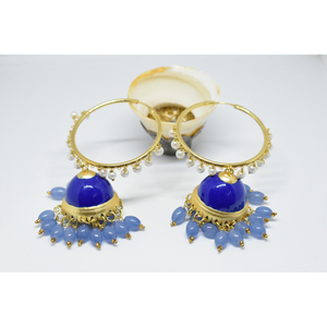 Hermosos aretes jhumka de latón con acabado dorado mate, estilo meenakari tradicional, de última tendencia, para niñas y mujeres. - Product Image 1