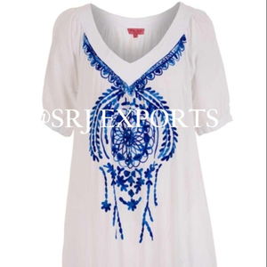 ชุดเดรสสั้นสีขาวสำหรับผู้ใหญ่ ปี 2026 แบบใหม่ล่าสุด พร้อมลายปักโซ่สีน้ำเงิน แขนสั้นทรงบอลลูน เหมาะสำหรับงานปาร์ตี้ริมชายหาดและงานกลางคืน - Product Image 5