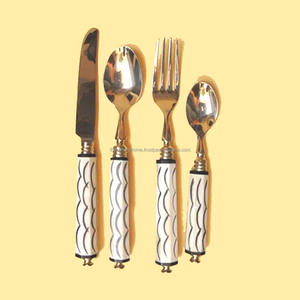 Juego de cubiertos con acabado dorado de acero inoxidable ecológico, cubiertos hechos a mano con mango de resina, vajilla sostenible económica - Product Image 6