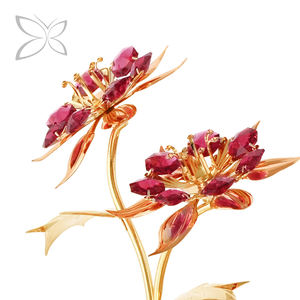 คริสตอคราฟท์ ต้นโปอินเซตเทียสชุบทอง ประดับด้วยคริสตัลทรงเหลี่ยมเจียระไน สำหรับตกแต่งภายในในเทศกาลคริสต์มาส ขนาด 12.8x16 ซม. - Product Image 4