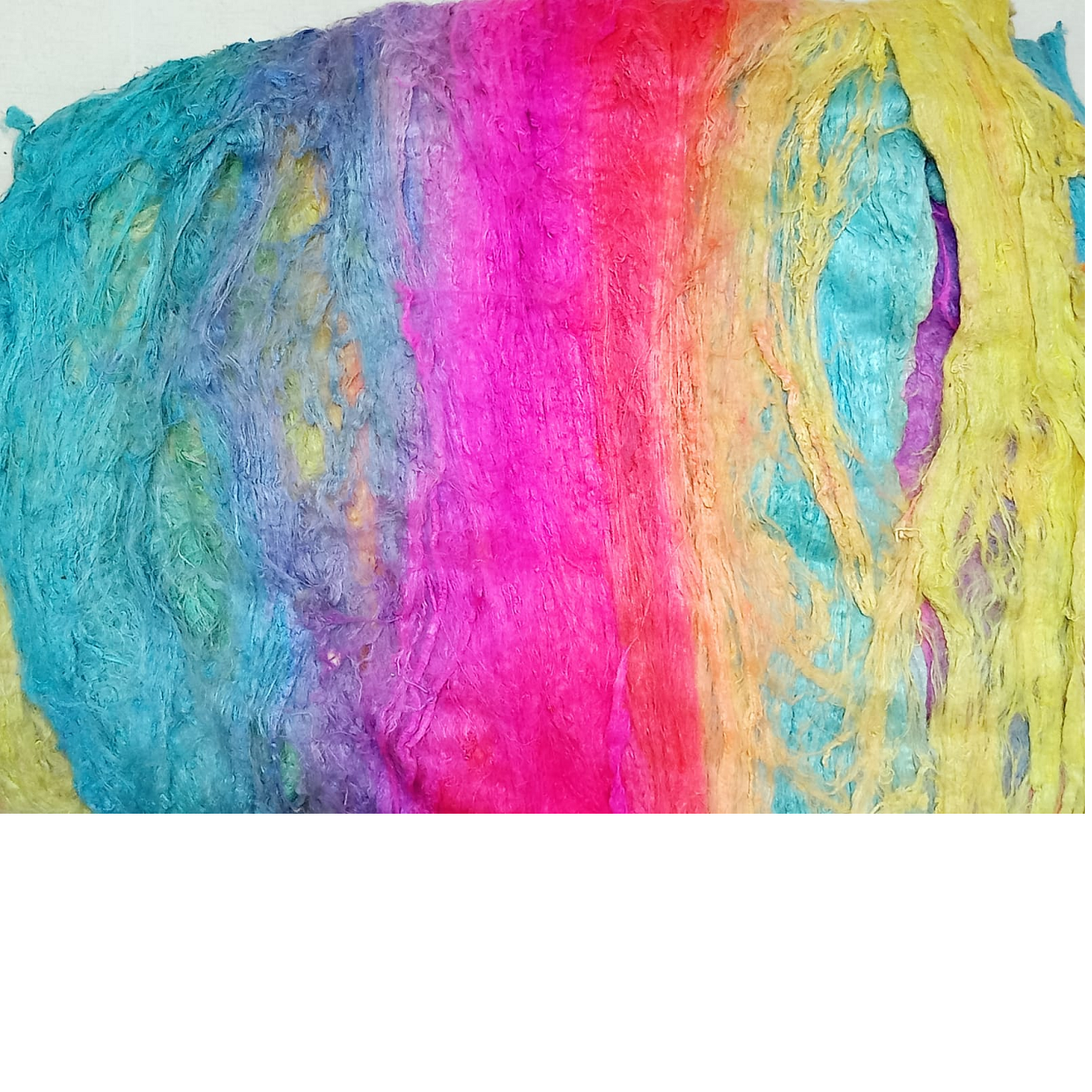 Изготовленные на заказ многоцветные шелковые круги sari в красивых оттенках радуги подходят для магазинов пряжи и волокон