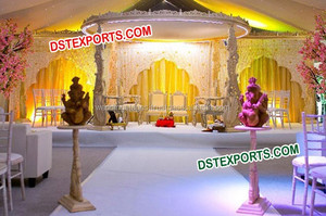 Mandap de Madera para Bodas en Interiores de Última Tendencia, Mandap de Madera de Diseño Especial para Bodas en Interiores, Mandap de Madera Artesanal para Bodas, Malasia, Reino Unido - Product Image 5