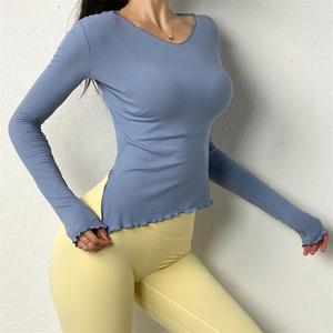 Camiseta deportiva de manga larga para mujer, ropa sexy con cuello de pico y encajes en la espalda, personalizada, para yoga y deportes - Product Image 5