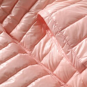 Veste matelassée à capuche en nylon et polyester imperméable sur mesure avec impression de logo personnalisé, design tendance pour la saison hivernale - Product Image 5