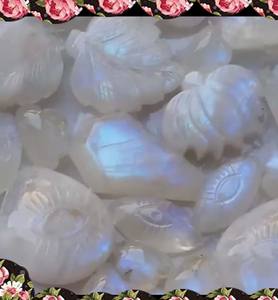 พลอยคาร์เนเลียนธรรมชาติรูปพระจันทร์ครึ่งดวงแกะสลักด้วยดอกบัวอัญมณีแกะสลักด้วยมือสำหรับทำเครื่องประดับฤดูร้อน - Product Image 4