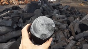 Charbon de bois de Khaya le plus vendu – Prix compétitif, Approvisionnement immédiat, Haute qualité - Product Image 3