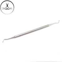 Grattoir à ongles en acier inoxydable emballé avec logo personnalisé en gros outil de manucure et de pédicure en métal
