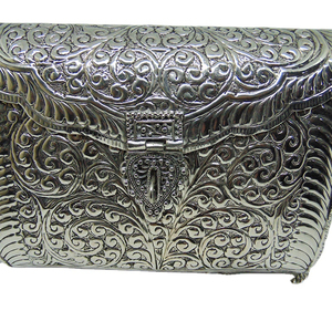 Pochette vintage indienne en laiton argenté, sac à main ethnique fait à la main pour femmes, pochette en métal - Product Image 2