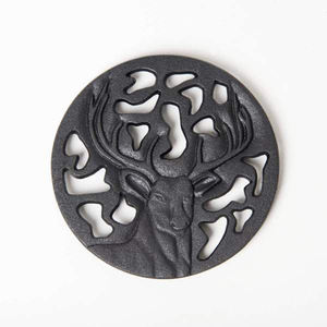 Dessous de plat fleur en fonte avec poignée - Product Image 3